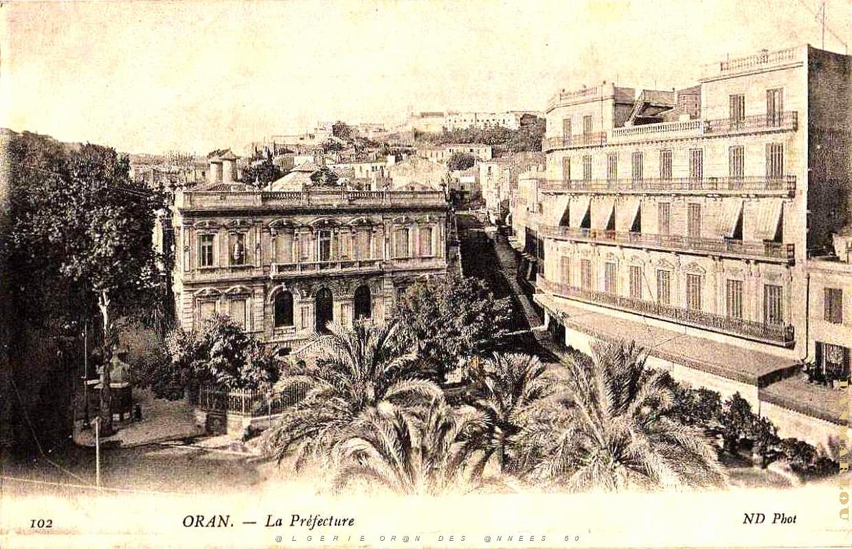 MH b- 041- Place Kleber et prefecture.jpg